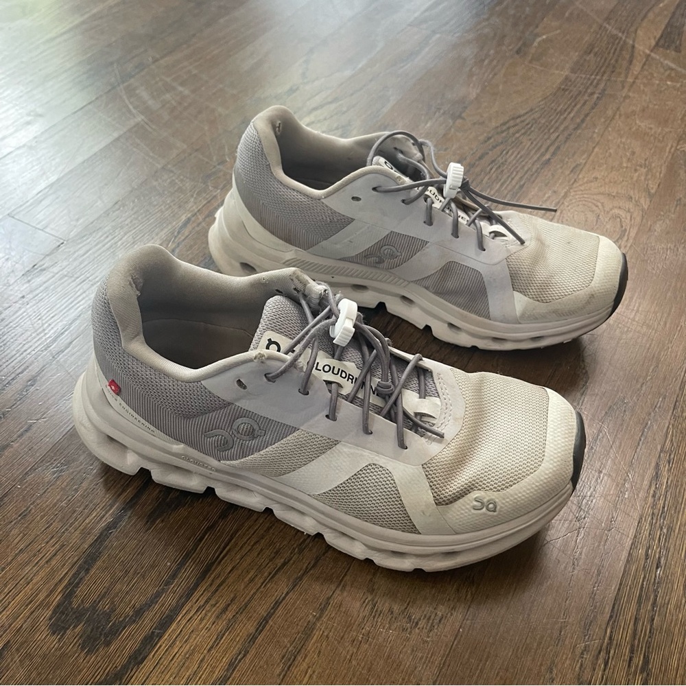 On Running women's White and Gray Athletic Shoes